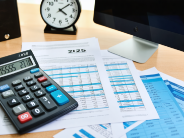 découvrez comment calculer précisément les heures travaillées et le salaire mensuel en 2025 pour une semaine de 39 heures, avec des méthodes adaptées à la transformation du temps de travail hebdomadaire en mois.